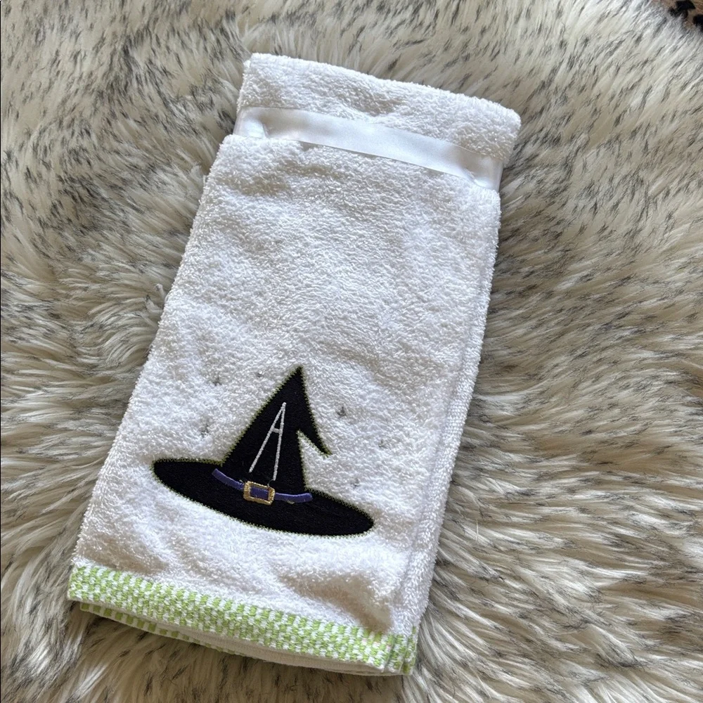 NWT Halloween Set of 2 Witch Hat Hand Towels